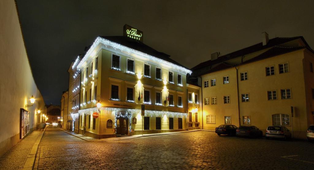 U Pava Hotel Praha Bagian luar foto