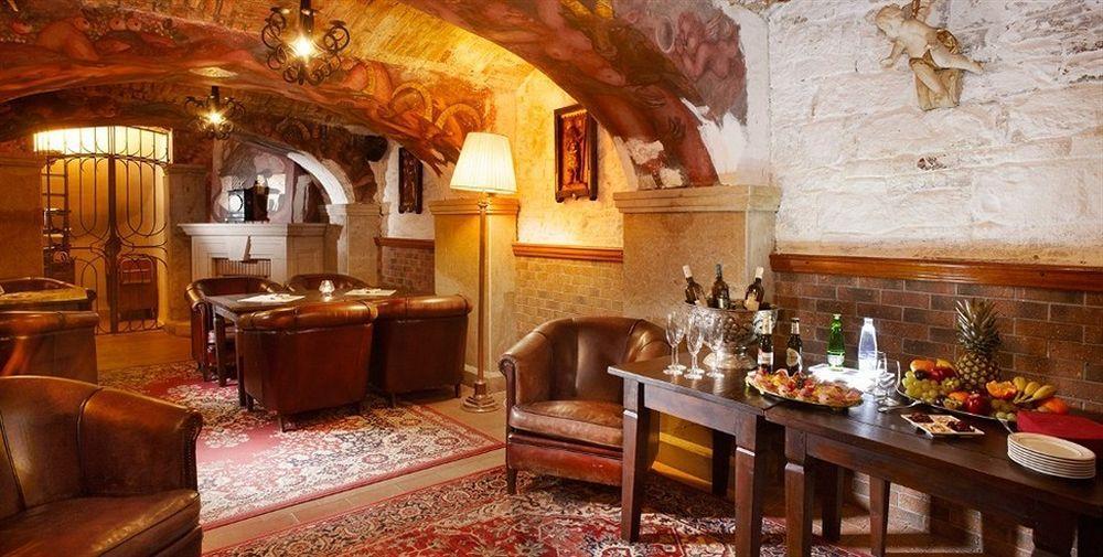U Pava Hotel Praha Bagian luar foto