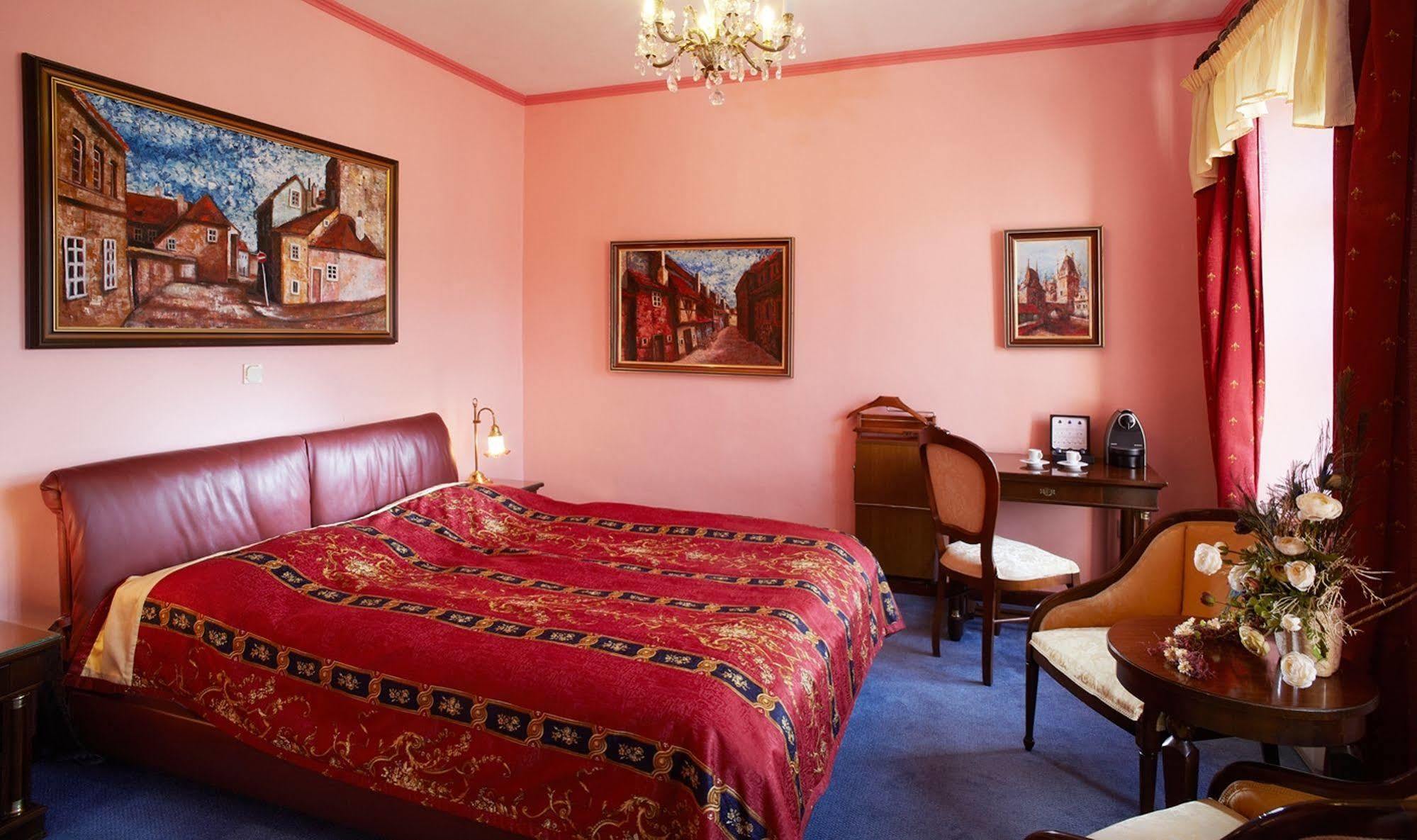 U Pava Hotel Praha Bagian luar foto
